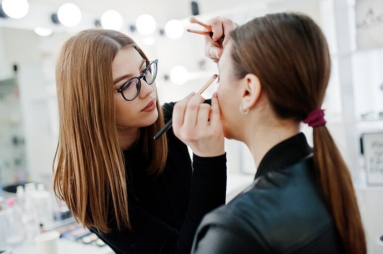 Makeup at home - a business idea for beginners in Moscow 2020