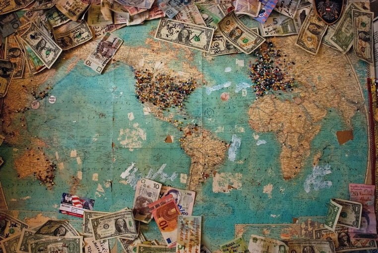 Карта мира и доллары